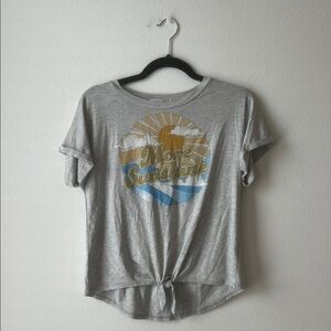 Casual Gray Tee with Sunshine Graphic